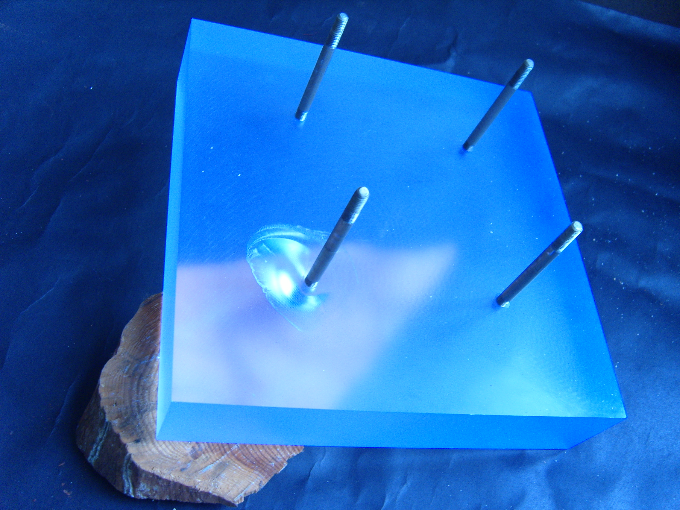 Destruction of the scintillator by the fixing screw